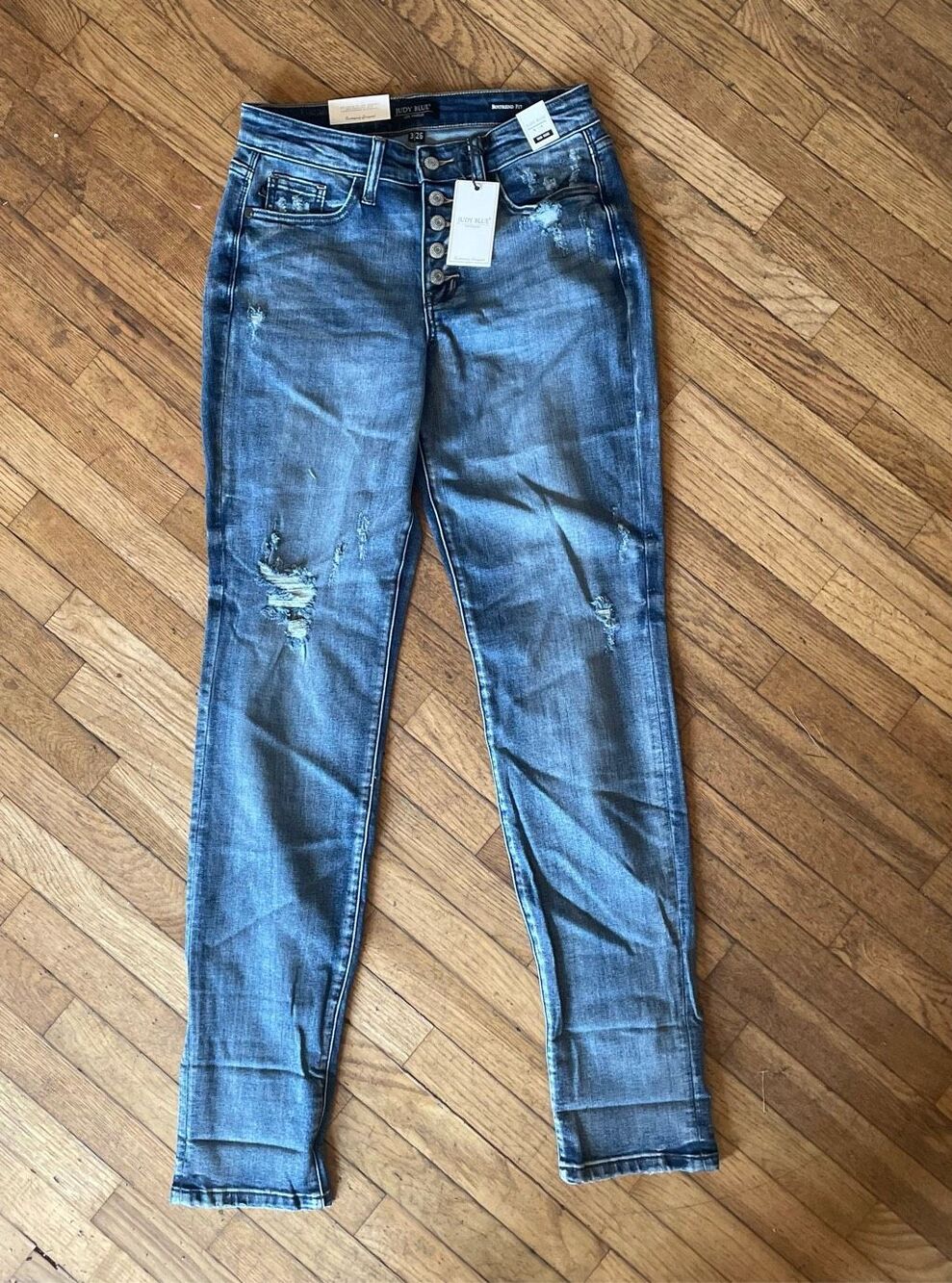 Judy Blue 3/26 Boyfriend Fit Mid Rise Multi Button Jeans New